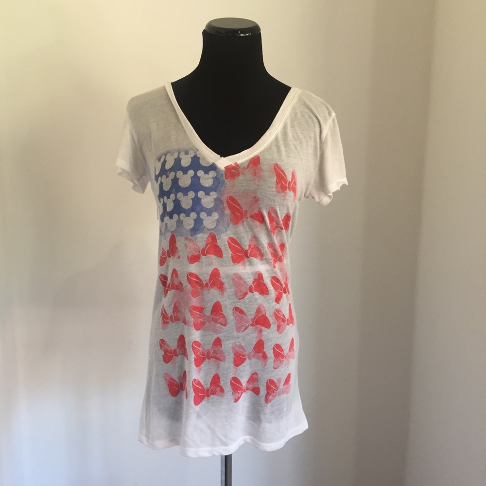 Disneyland t shirt